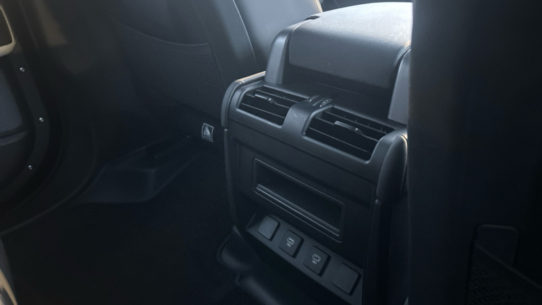 Land Rover Defender 3.0 D250 X-Dynamic HSE 110 5dr Auto Diesel Estate